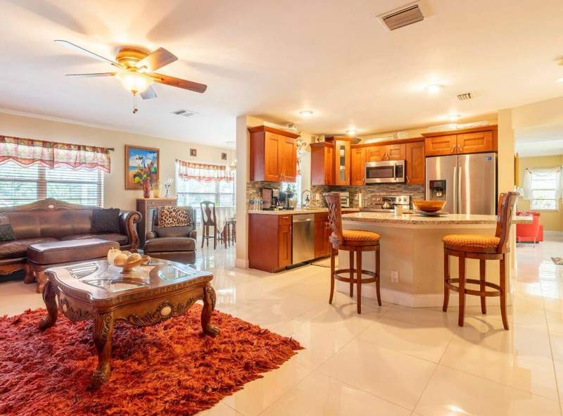 4 bedroom Single Family Residence at 10256 Boca Springs Drive, Boca Springs, Boca Raton — photo 4