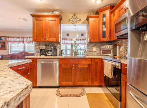 10256 Boca Springs Drive, Boca Raton FL - photo 6 of 18