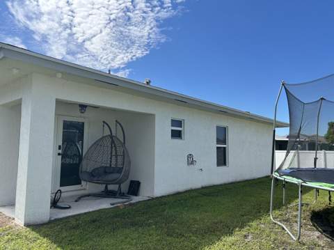 1233 SW Medina Avenue, Port St. Lucie FL - photo 10 of 39