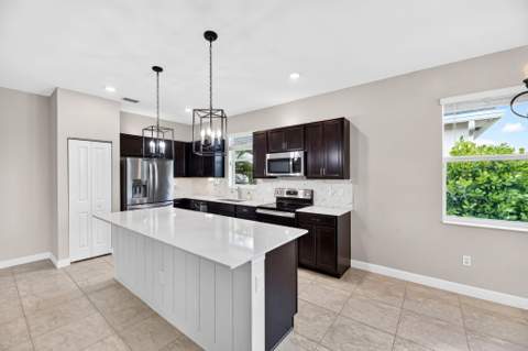8410 NW Greenbank Circle, Port St. Lucie FL - photo 19 of 62