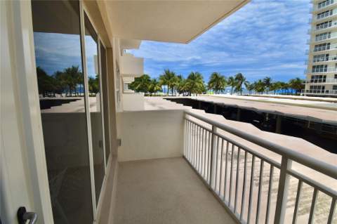 133 N Pompano Beach Boulevard #Apt 105, Pompano Beach FL - photo 7 of 29