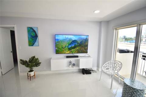 133 N Pompano Beach Boulevard #Apt 105, Pompano Beach FL - photo 9 of 29