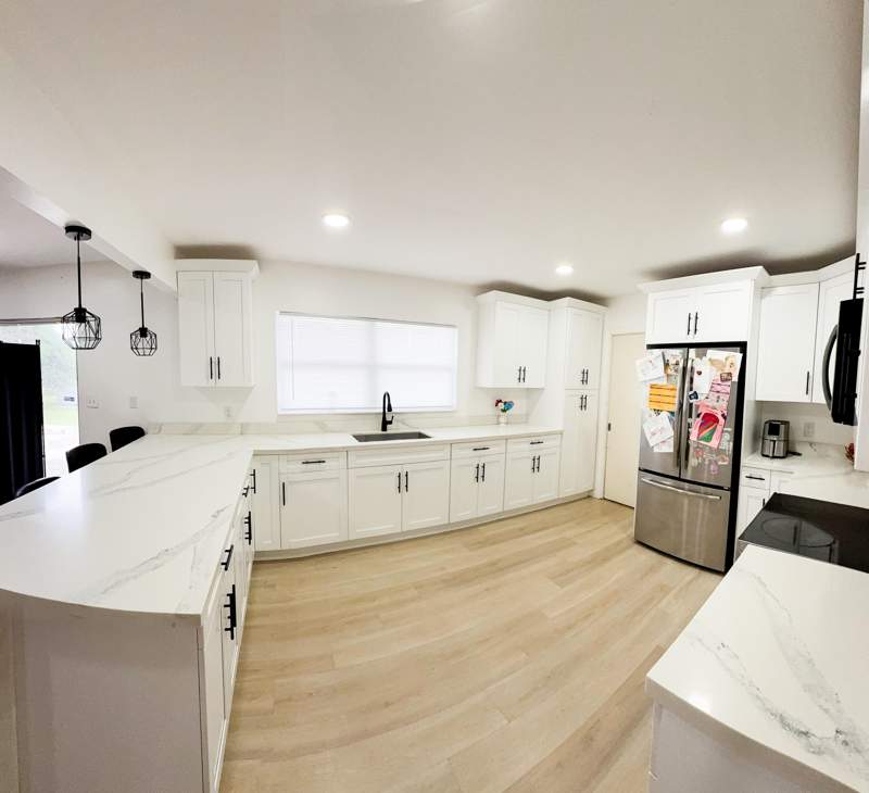 4 bedroom Single Family Residence at 870 E Main Street, S/D Of 8-42-37 In Pb 7 P 29 & Official, Pahokee — photo 4