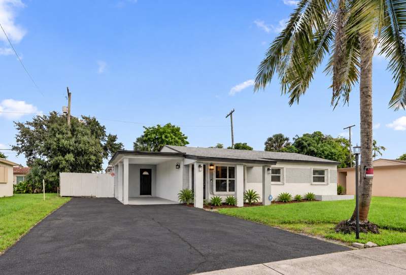 3 bedroom Single Family Residence at 3851 NW 4th Place, Greenleaf, Lauderhill — photo 2