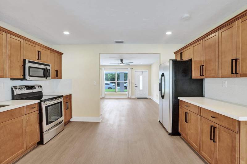 3 bedroom Single Family Residence at 3851 NW 4th Place, Greenleaf, Lauderhill — photo 5