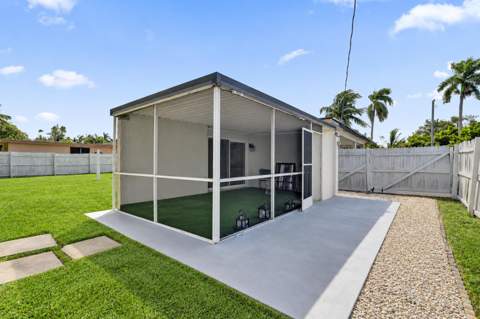 3851 NW 4th Place, Lauderhill FL - photo 15 of 34