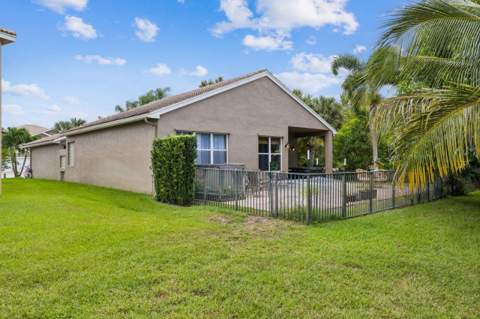 5521 Albin Drive, Greenacres FL - photo 11 of 41