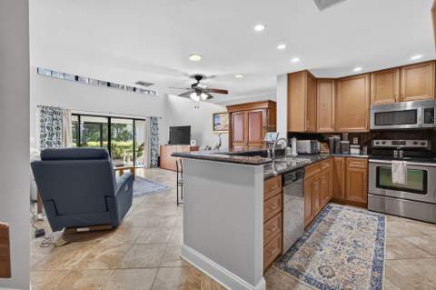 2439 Treasure Isle Drive #Unit 7, West Palm Beach FL - photo 11 of 101