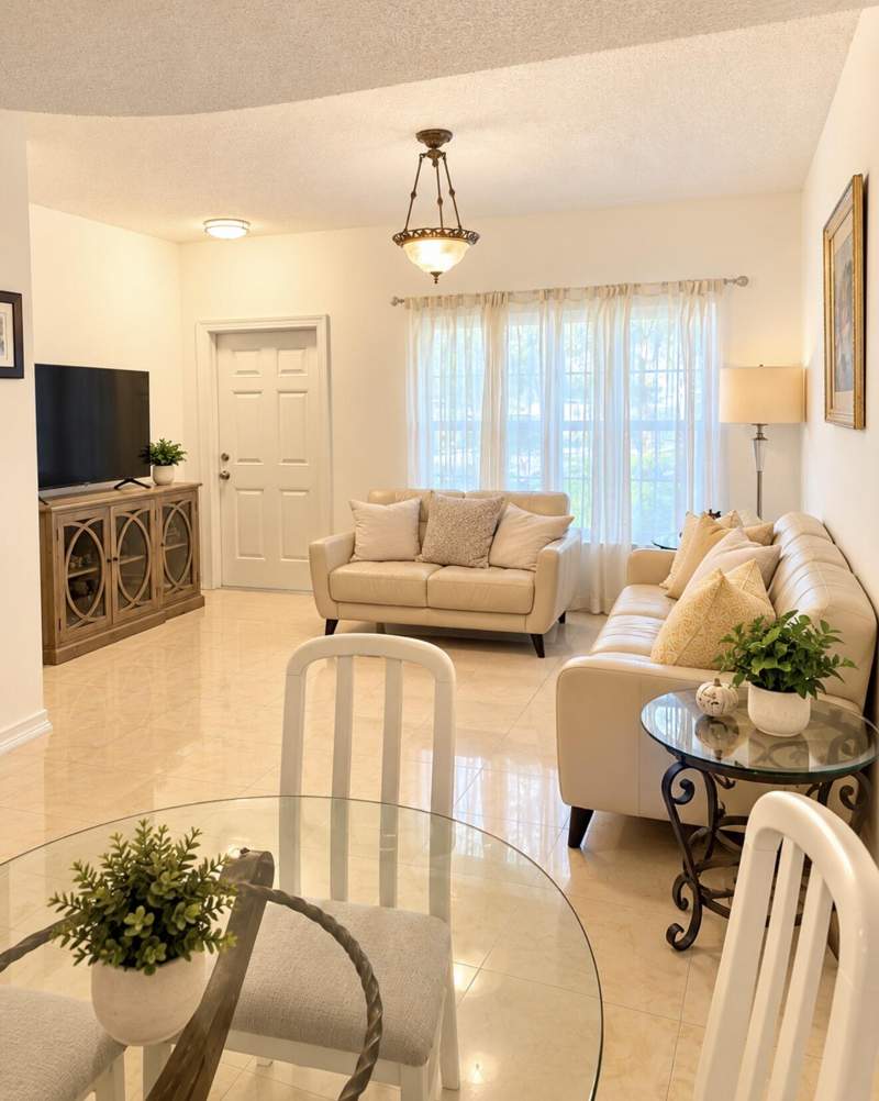 2 bedroom Townhouse at 4900 SW 31st Terrace, Banyan Oakridge Commercial Plat, Fort Lauderdale — photo 4