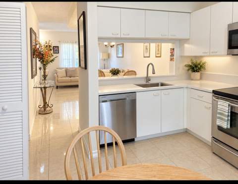 4900 SW 31st Terrace, Fort Lauderdale FL - photo 7 of 21