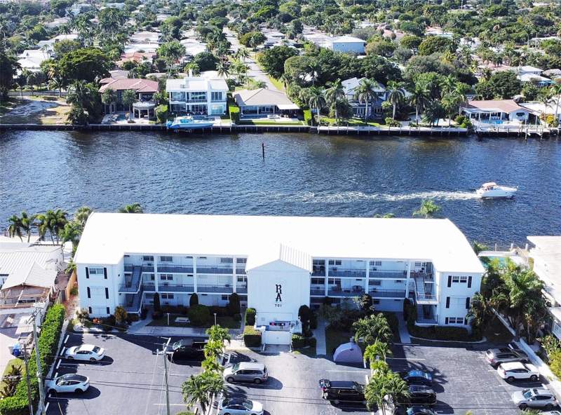 1 bedroom Stock Cooperative at 701 S Riverside Drive #107, Riverdale Arms Apts Inc Co-Op, Pompano Beach — photo 2