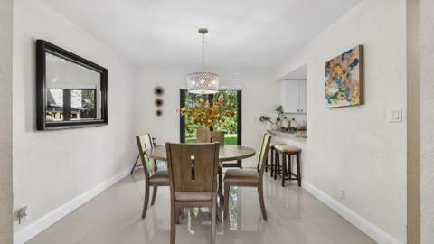 219 Wimbledon Lakes Drive, Plantation FL - photo 16 of 50