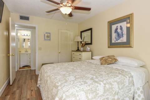 74 Newport Court, Deerfield Beach FL - photo 10 of 27