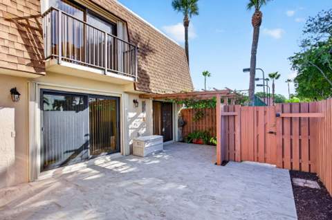 5551 NW 61st Place, Tamarac FL - photo 6 of 40