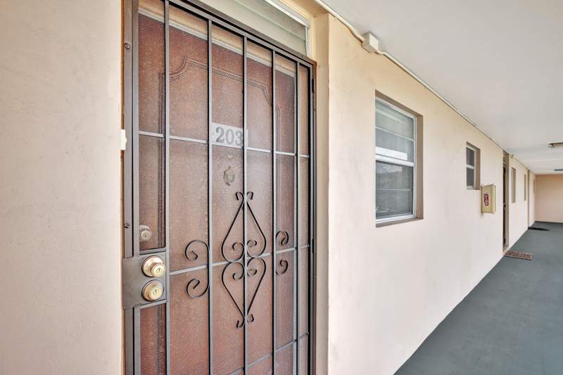 1 bedroom Condominium at 2800 NW 47th Terrace #203B, Lauderdale Oaks Condo 4, Lauderdale Lakes — photo 2