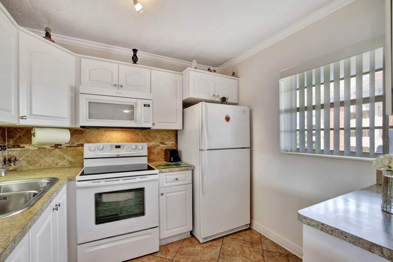 1 bedroom Condominium at 2800 NW 47th Terrace #203B, Lauderdale Oaks Condo 4, Lauderdale Lakes — photo 4