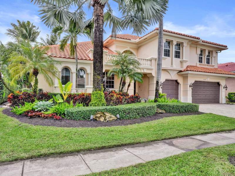 5 bedroom Single Family Residence at 10940 Hawks Vista Street, Enclave 2nd Section, Plantation — photo 2