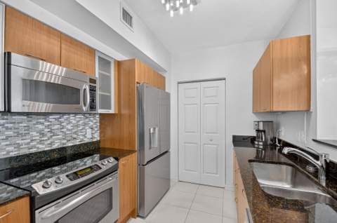 700 E Boynton Beach Boulevard #1403, Boynton Beach FL - photo 7 of 30