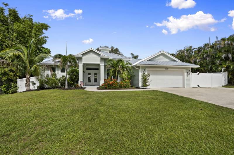 4 bedroom Single Family Residence at 5139 SE Horseshoe Point Road, Tall Pines, Stuart — photo 2