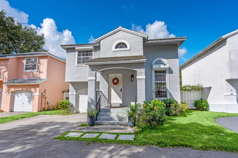 3 bedroom Single Family Residence at 9843 NW 2nd Court, Jacaranda Parcel 608, Plantation — photo 5