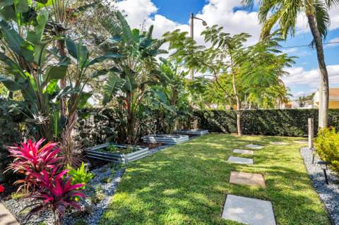 859 Sunset Road, West Palm Beach FL - photo 6 of 40