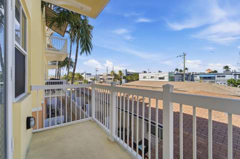 4332 Seagrape Drive #6, Lauderdale-By-The-Sea FL - photo 18 of 41