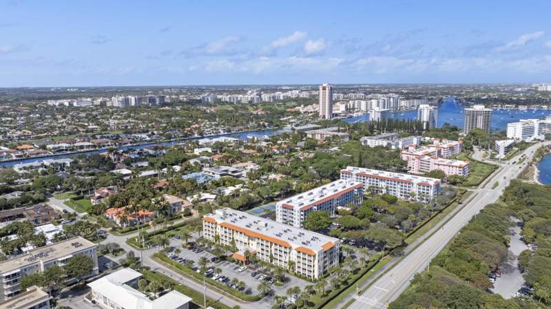 2 bedroom Condominium at 951 De Soto Road #232, Tierra Del Mar Condo South, Boca Raton — photo 2
