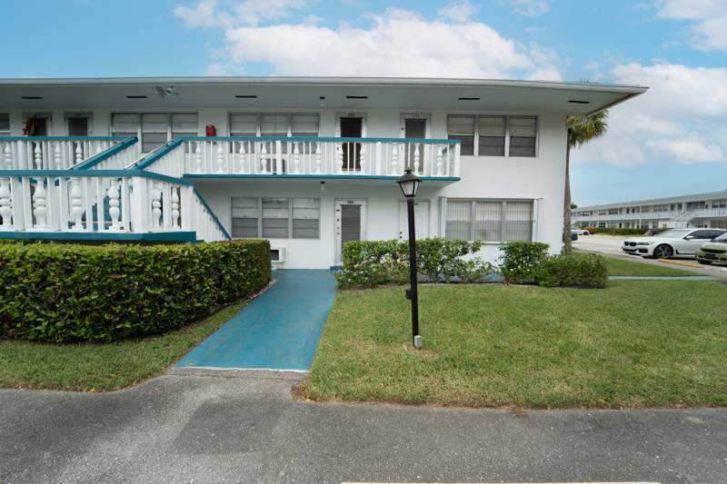 1 bedroom Condominium at 156 Berkshire G, Century Village, West Palm Beach — photo 2