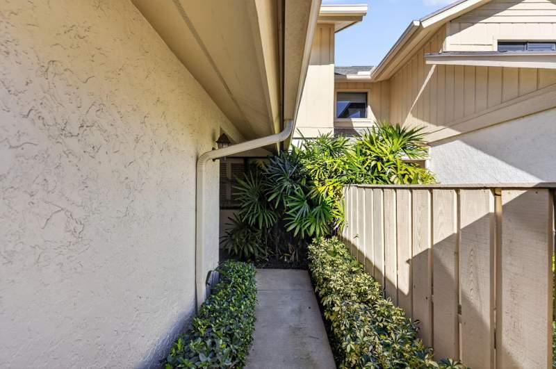 2 bedroom Condominium at 17053 Waterbend Drive #132, Waterbend at Jonathans Landing, Jupiter — photo 4