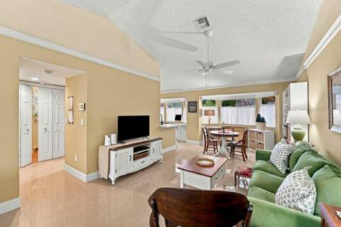 9314 NW 9th Place #9314, Plantation FL - photo 9 of 25