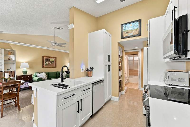 1 bedroom Condominium at 9314 NW 9th Place #9314, Parc Court Condo, Plantation — photo 3