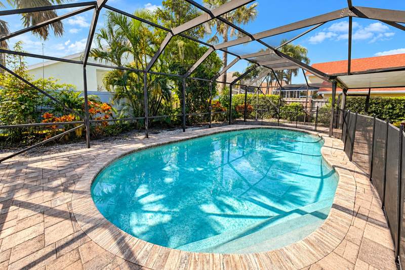 3 bedroom Single Family Residence at 6110 Robinson Street, North Palm Beach Heights, Jupiter — photo 2