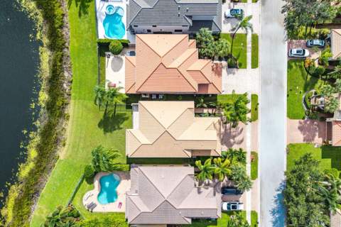 8907 Hidden Acres Drive, Boynton Beach FL - photo 6 of 75