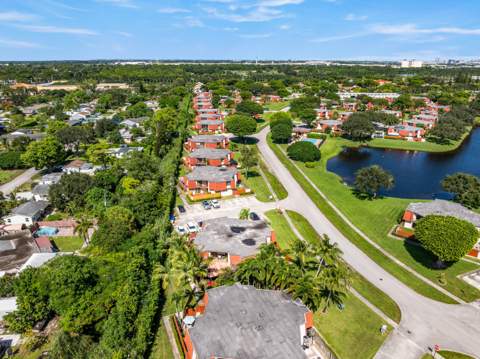 3814 Victoria Drive, West Palm Beach FL - photo 18 of 43