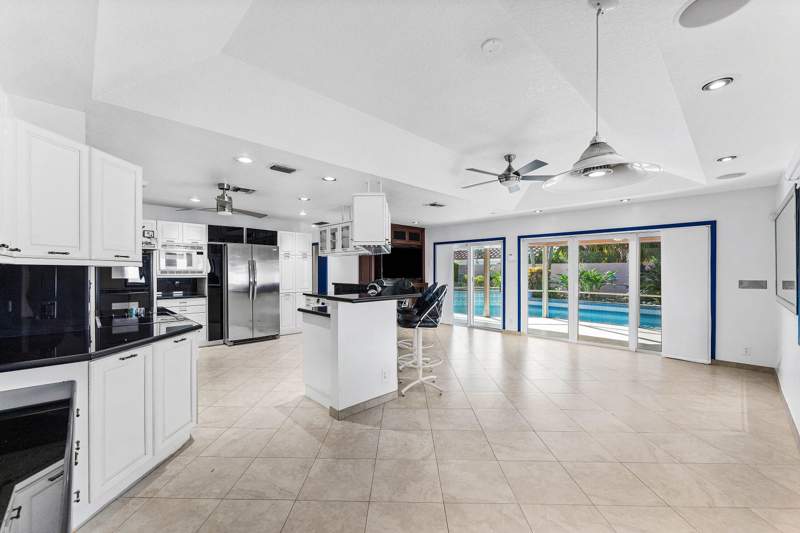 3 bedroom Single Family Residence at 1115 SE 14th Avenue, Cove 5th Sec, Deerfield Beach — photo 4