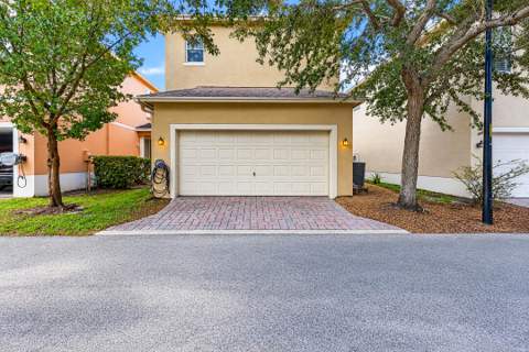 2478 SE Pineland Drive, Port St. Lucie FL - photo 19 of 25