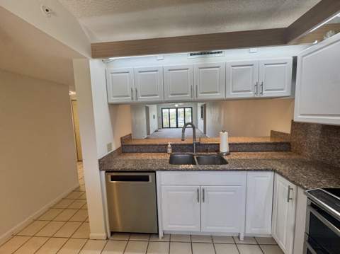 601 Seafarer Circle #405, Jupiter FL - photo 10 of 42