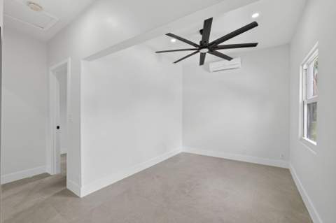 621 NW 3rd Avenue, Pompano Beach FL - photo 6 of 11