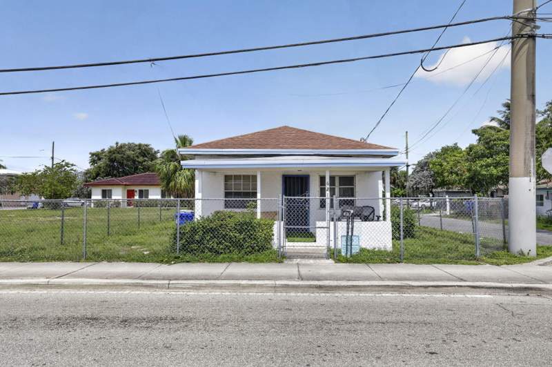 3 bedroom Single Family Residence at 621 NW 3rd Avenue, J W Neeleys, Pompano Beach — photo 3