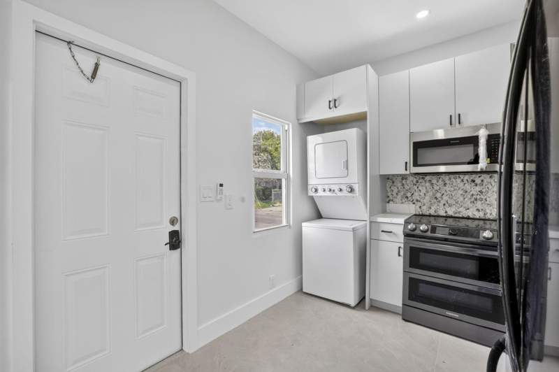 3 bedroom Single Family Residence at 621 NW 3rd Avenue, J W Neeleys, Pompano Beach — photo 5