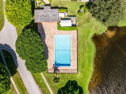 3814 Victoria Drive, West Palm Beach FL - photo 23 of 43