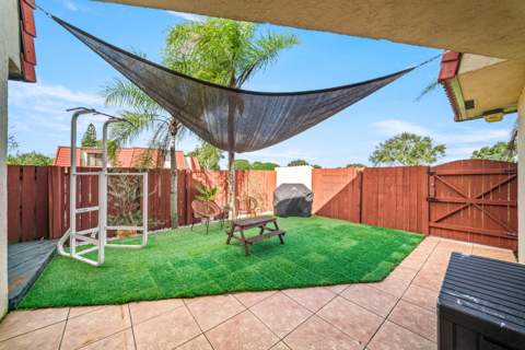 3814 Victoria Drive, West Palm Beach FL - photo 19 of 43
