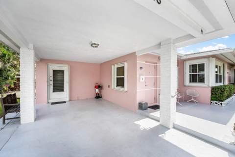 418 Virginia Drive, Lake Worth Beach FL - photo 6 of 42