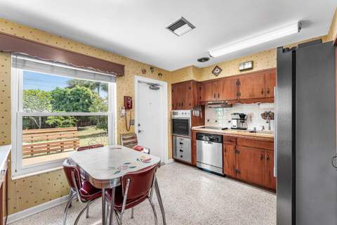 418 Virginia Drive, Lake Worth Beach FL - photo 10 of 42