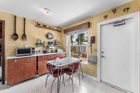 418 Virginia Drive, Lake Worth Beach FL - photo 11 of 42