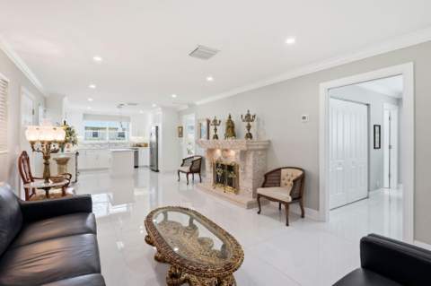 218 Cardinal Lane, Delray Beach FL - photo 8 of 44