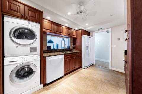 1150 Hillsboro Mile #202, Hillsboro Beach FL - photo 10 of 42