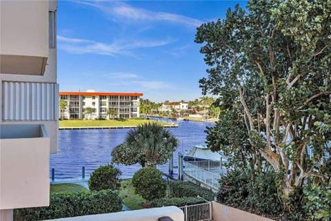 1150 Hillsboro Mile #202, Hillsboro Beach FL - photo 21 of 42