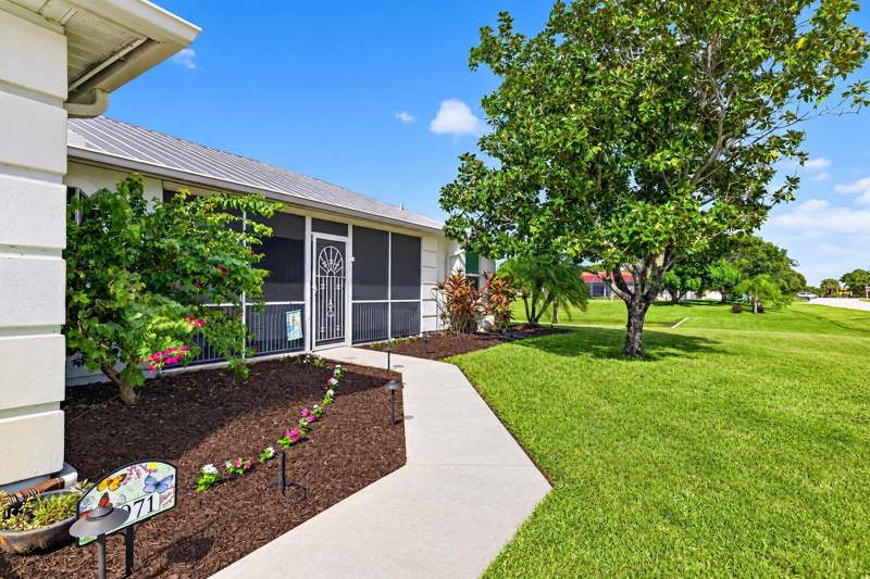3 bedroom Single Family Residence at 2971 SE Melaleuca Boulevard, Port St Lucie Section 40, Port St. Lucie — photo 2