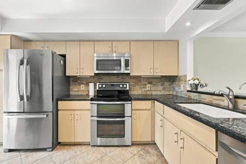 3351 Twin Lakes Terrace #103, Fort Pierce FL - photo 10 of 64